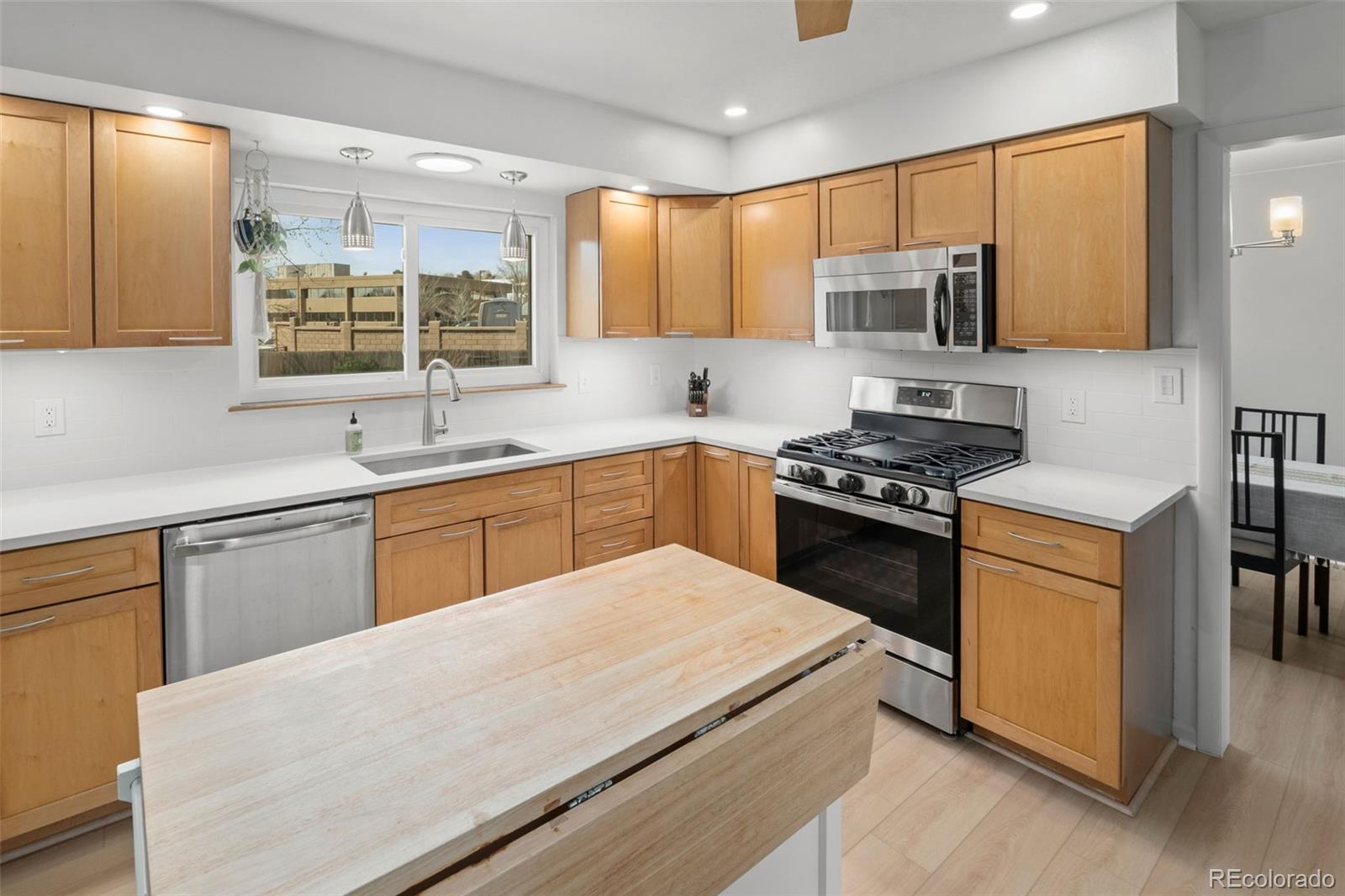 537 S Grape Street