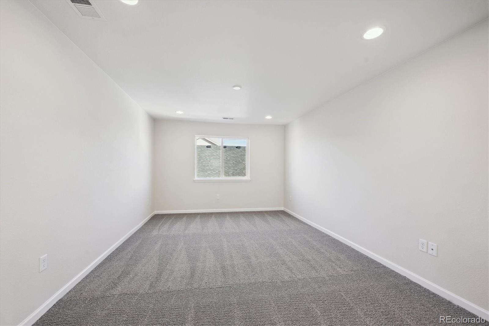 660 Apex Rise Street