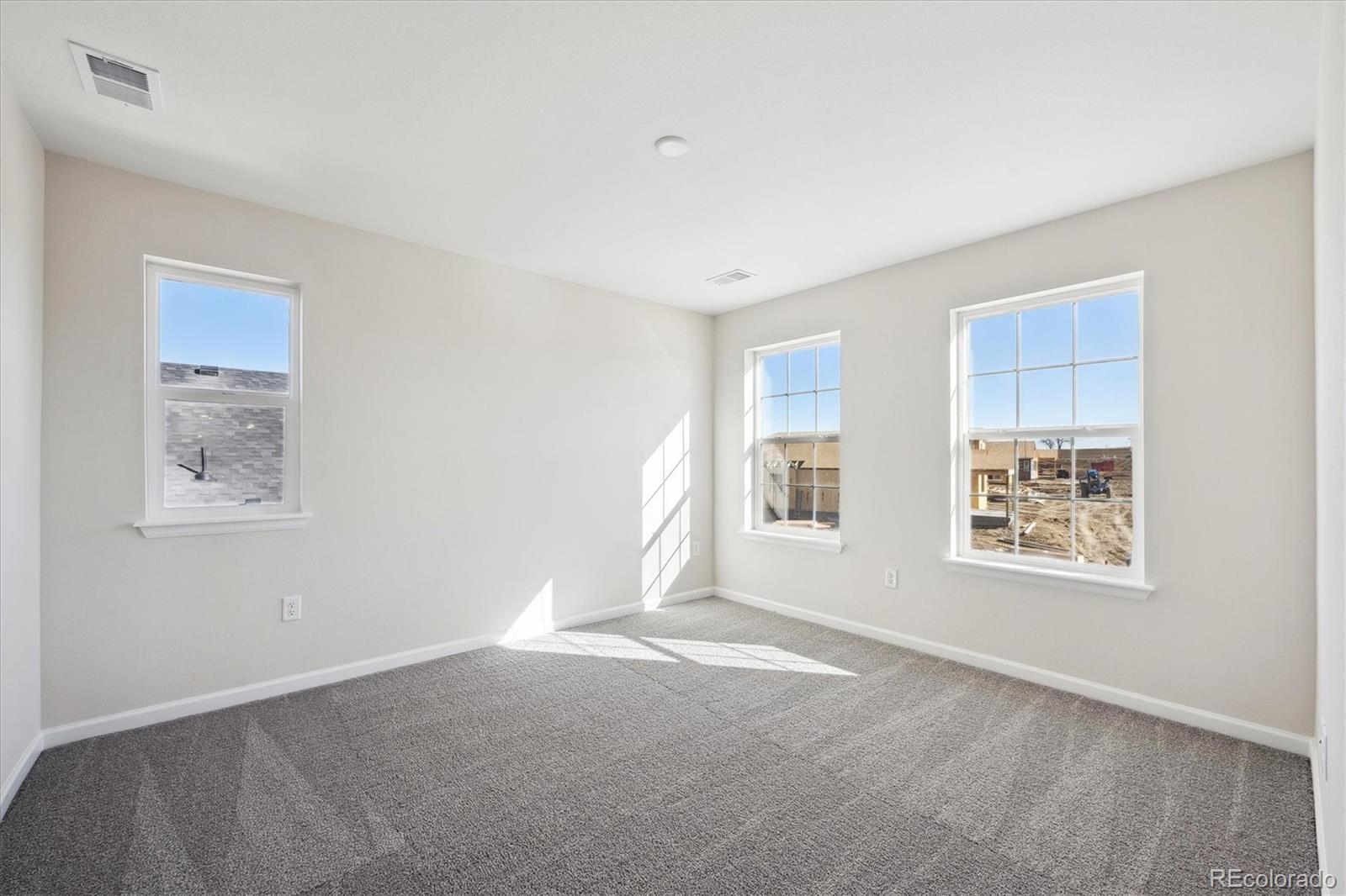 660 Apex Rise Street