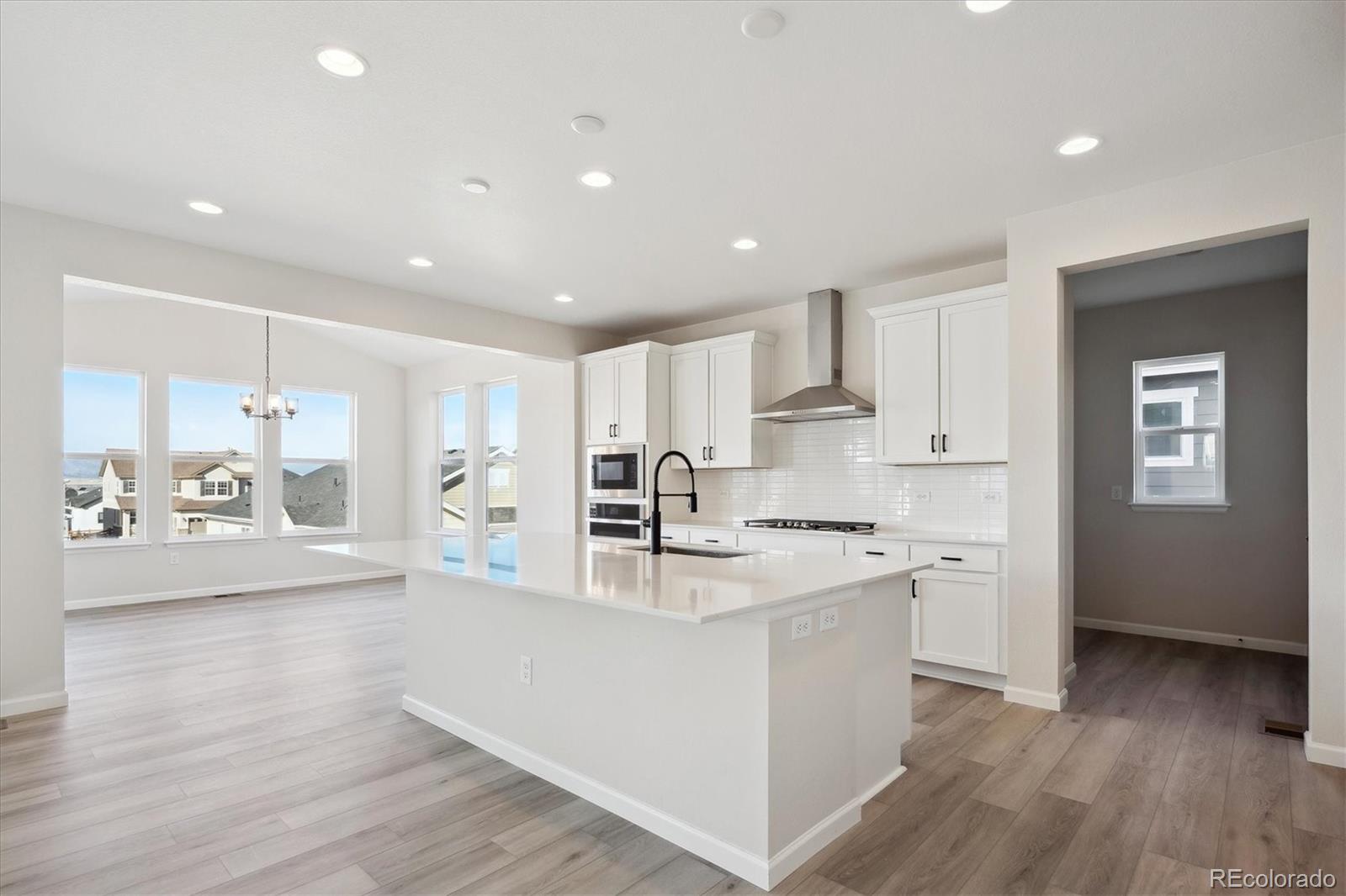 660 Apex Rise Street