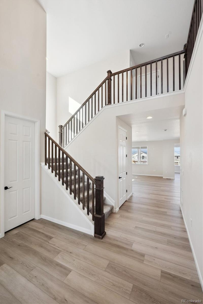 660 Apex Rise Street