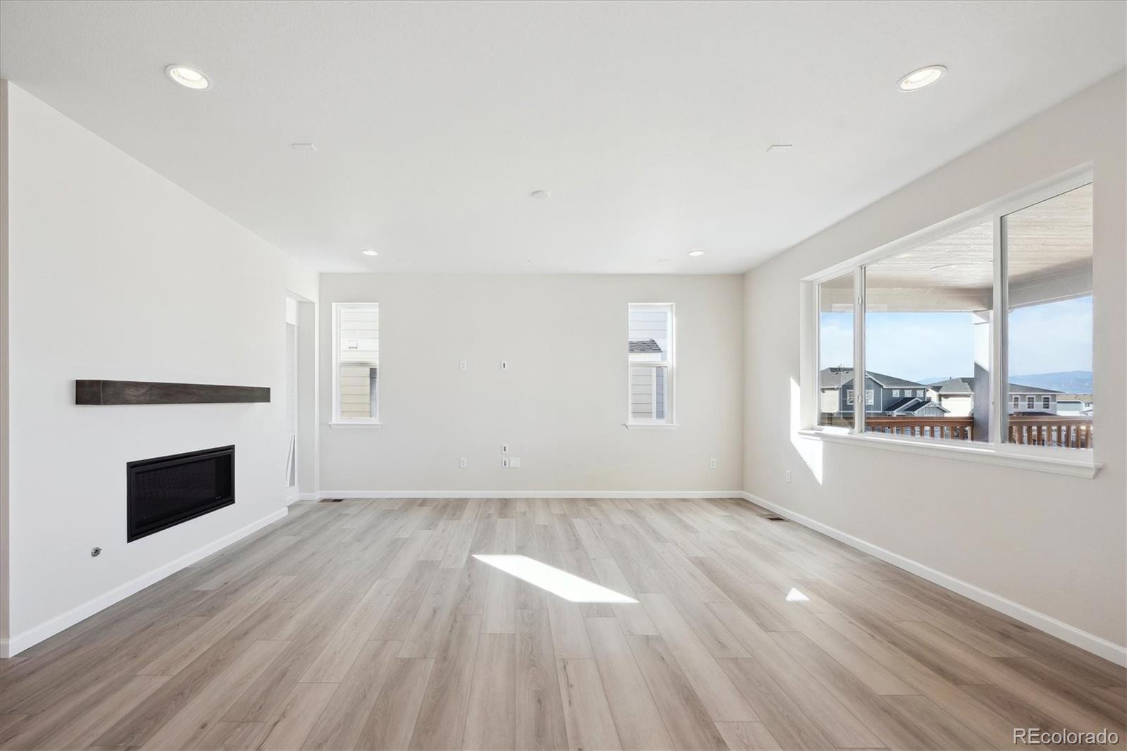 660 Apex Rise Street