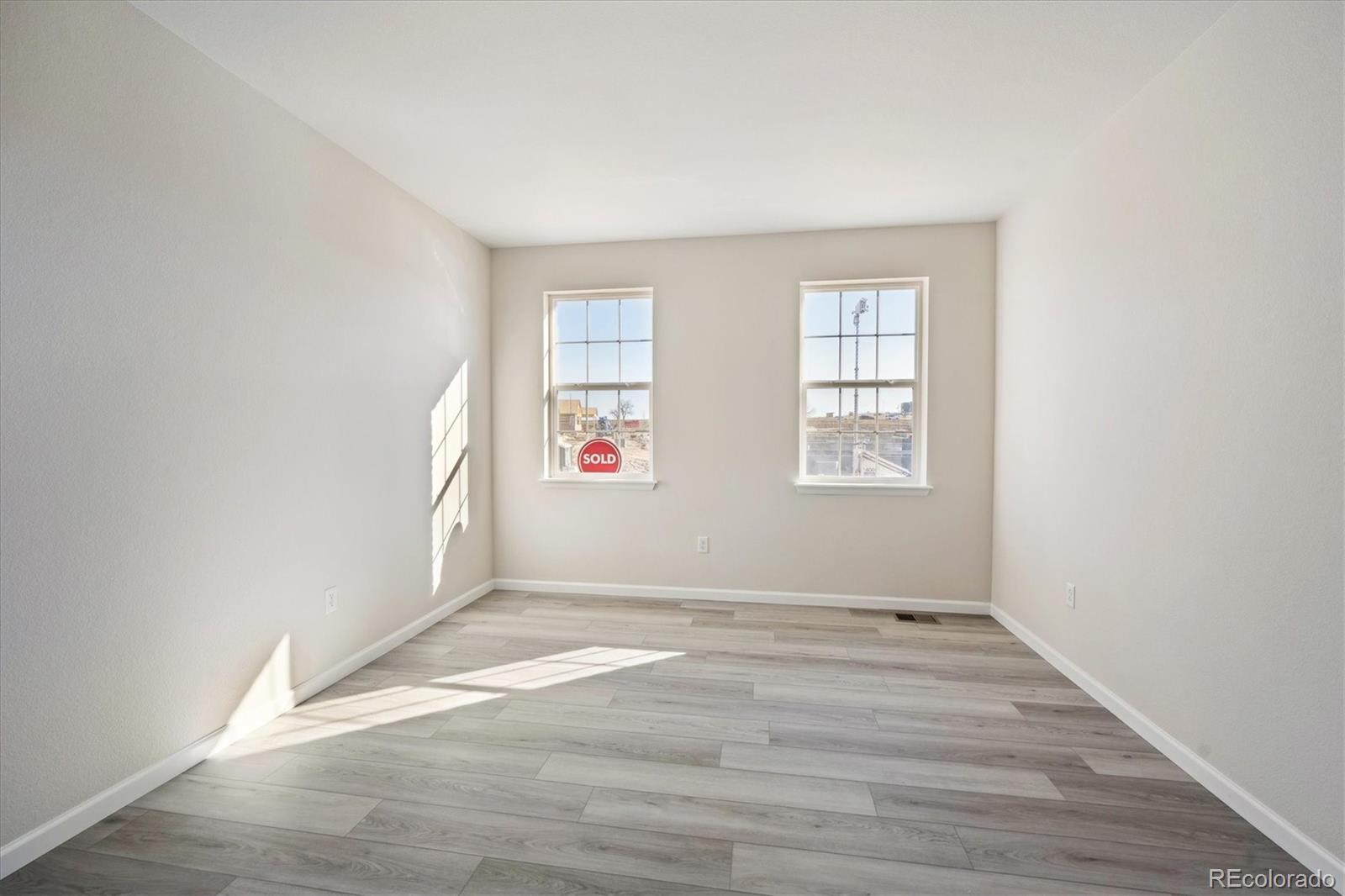 660 Apex Rise Street