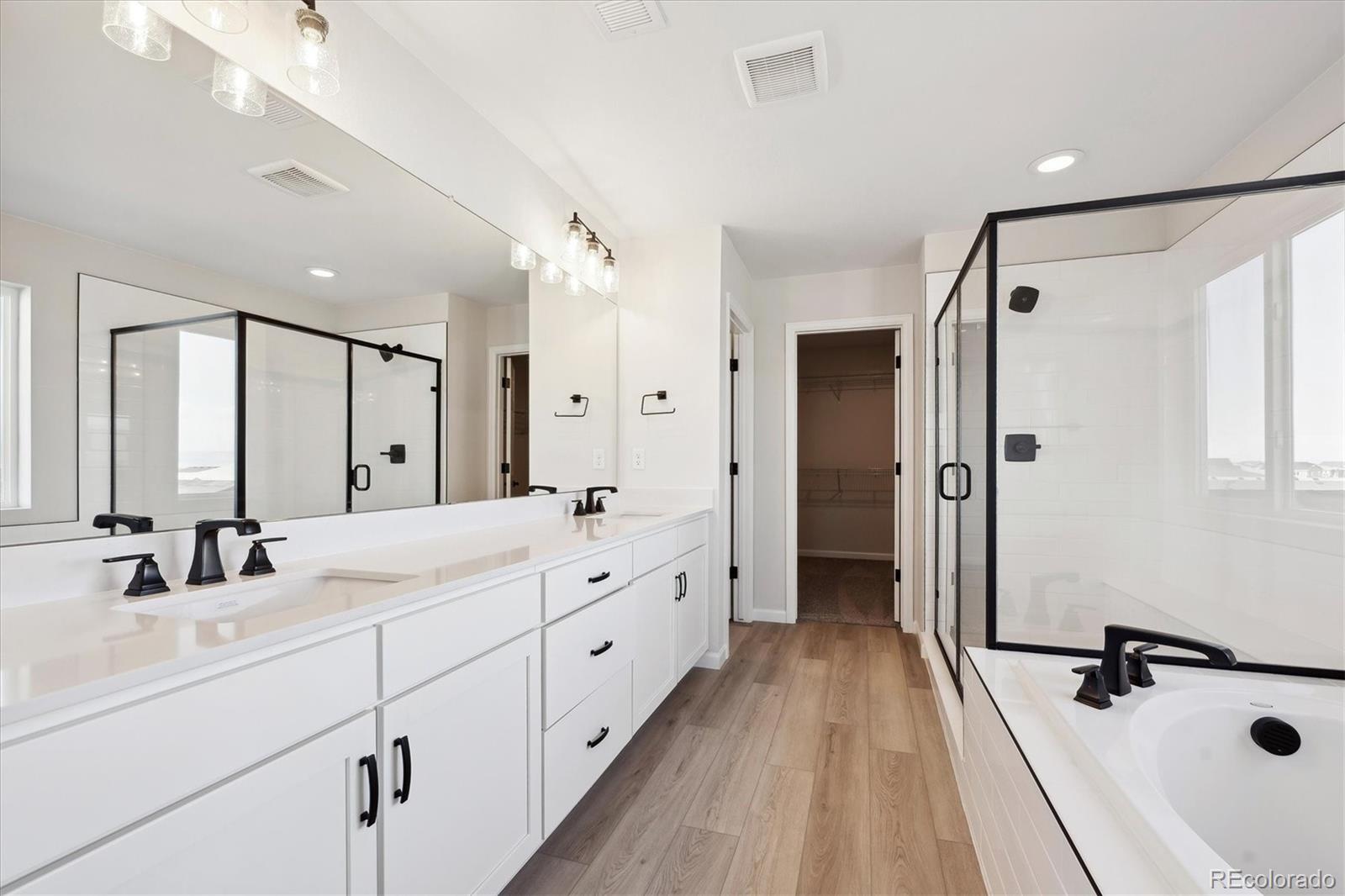 660 Apex Rise Street