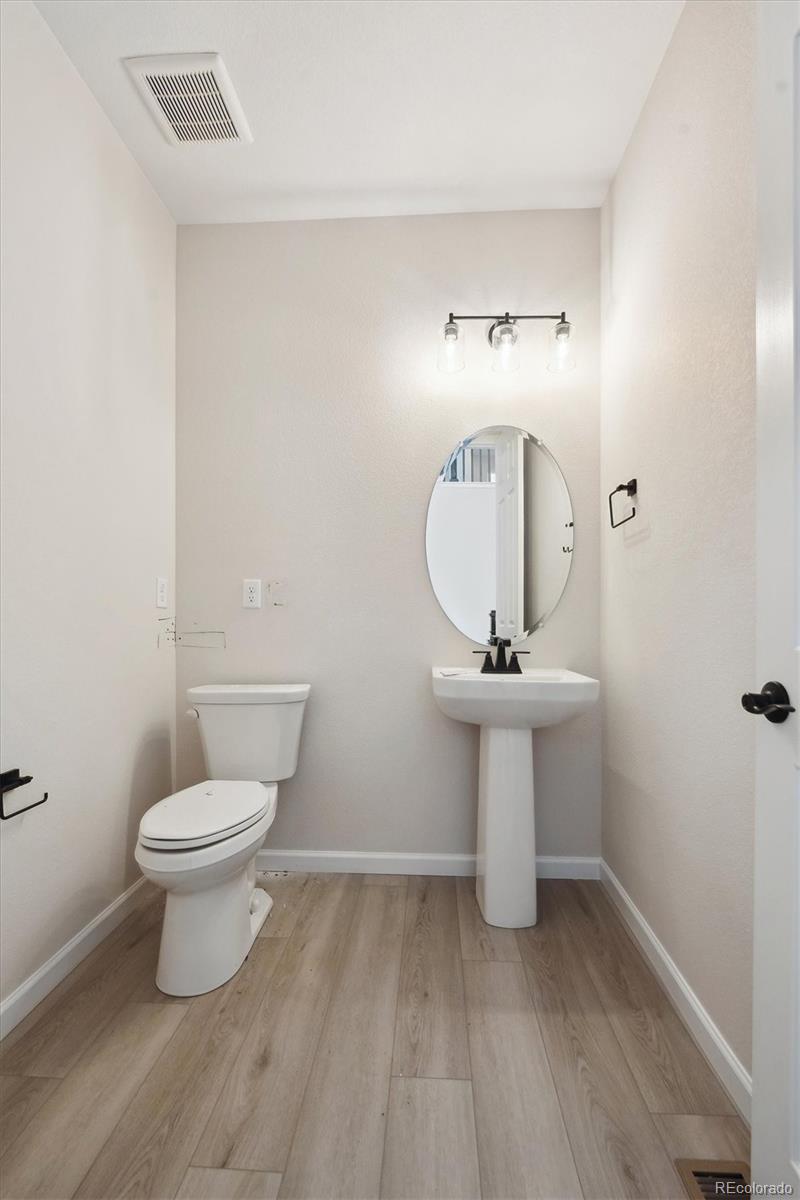 660 Apex Rise Street