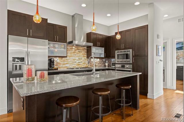 5050 Valentia Street Unit: 101