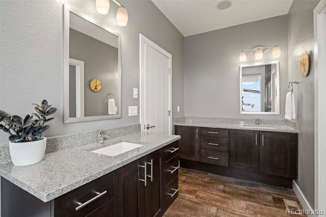 5050 Valentia Street Unit: 101