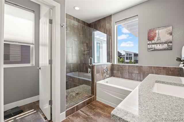 5050 Valentia Street Unit: 101