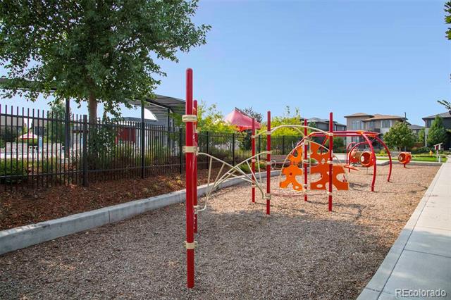 5050 Valentia Street Unit: 101