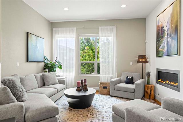 5050 Valentia Street Unit: 101