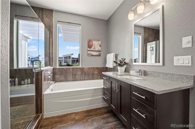 5050 Valentia Street Unit: 101