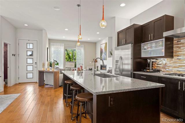 5050 Valentia Street Unit: 101