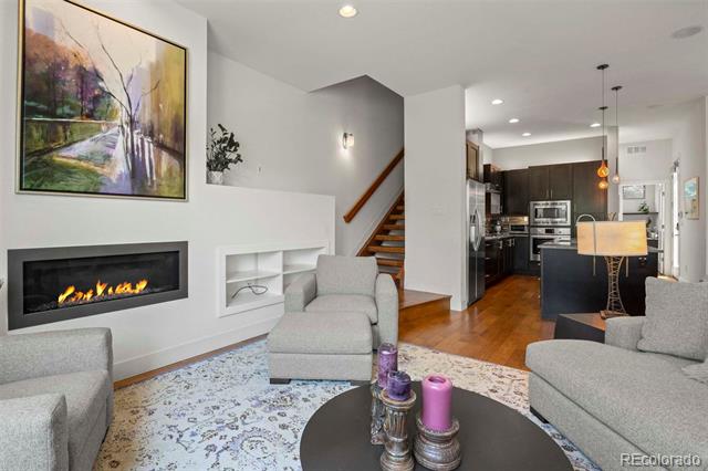 5050 Valentia Street Unit: 101