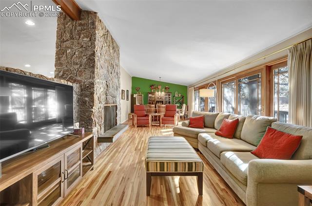 4315 Ridgelane Drive