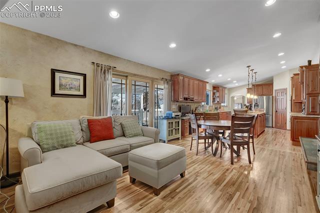 4315 Ridgelane Drive