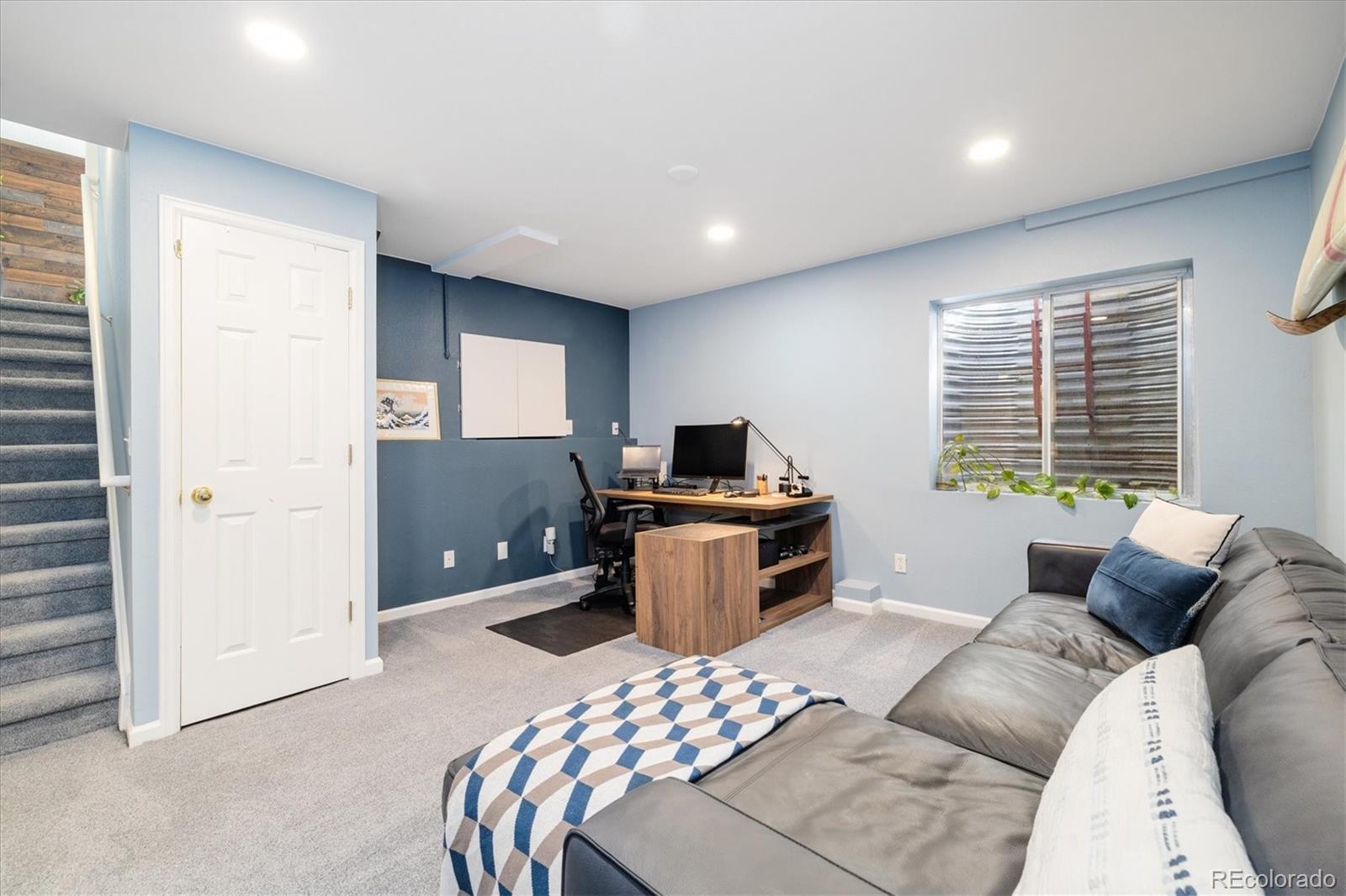 9823 Castle Ridge Circle