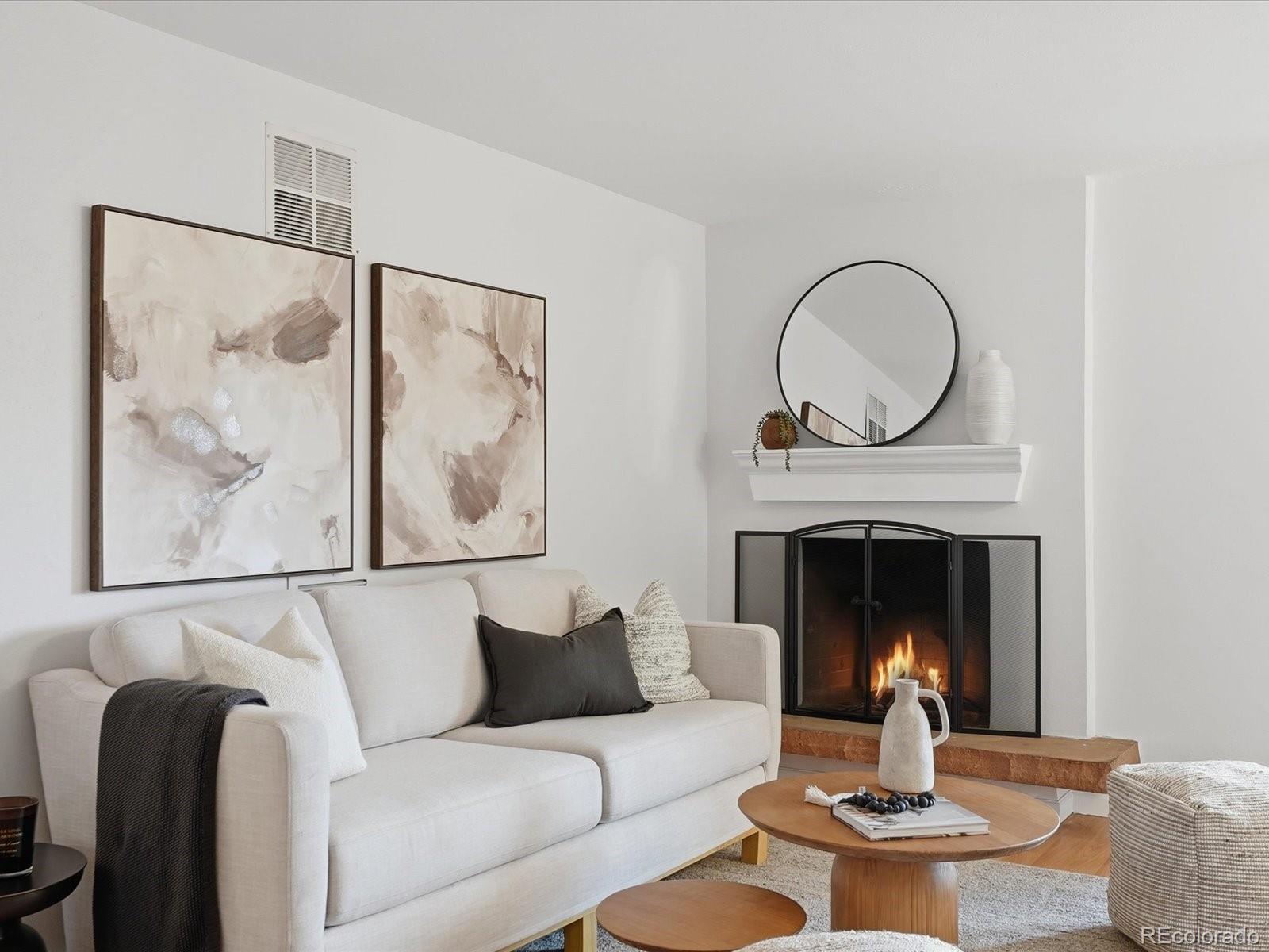 252 N Pennsylvania Street Unit: 401