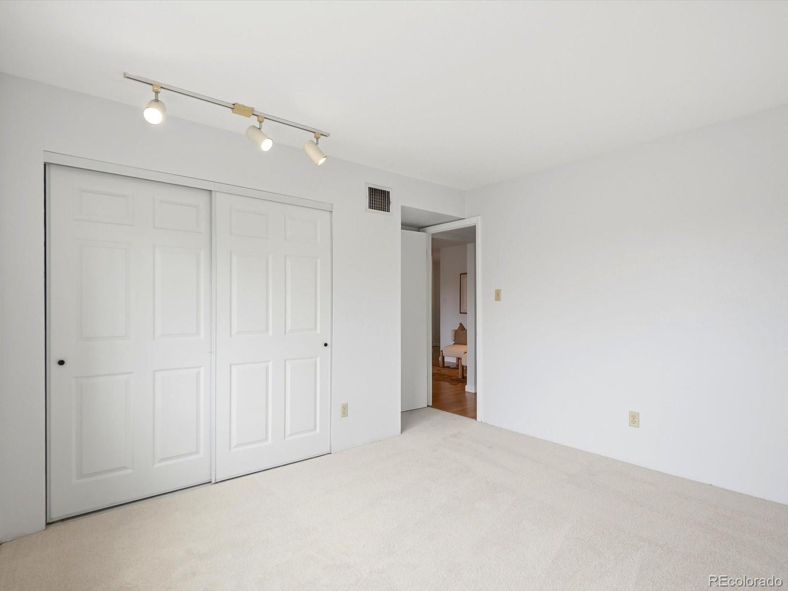 252 N Pennsylvania Street Unit: 401