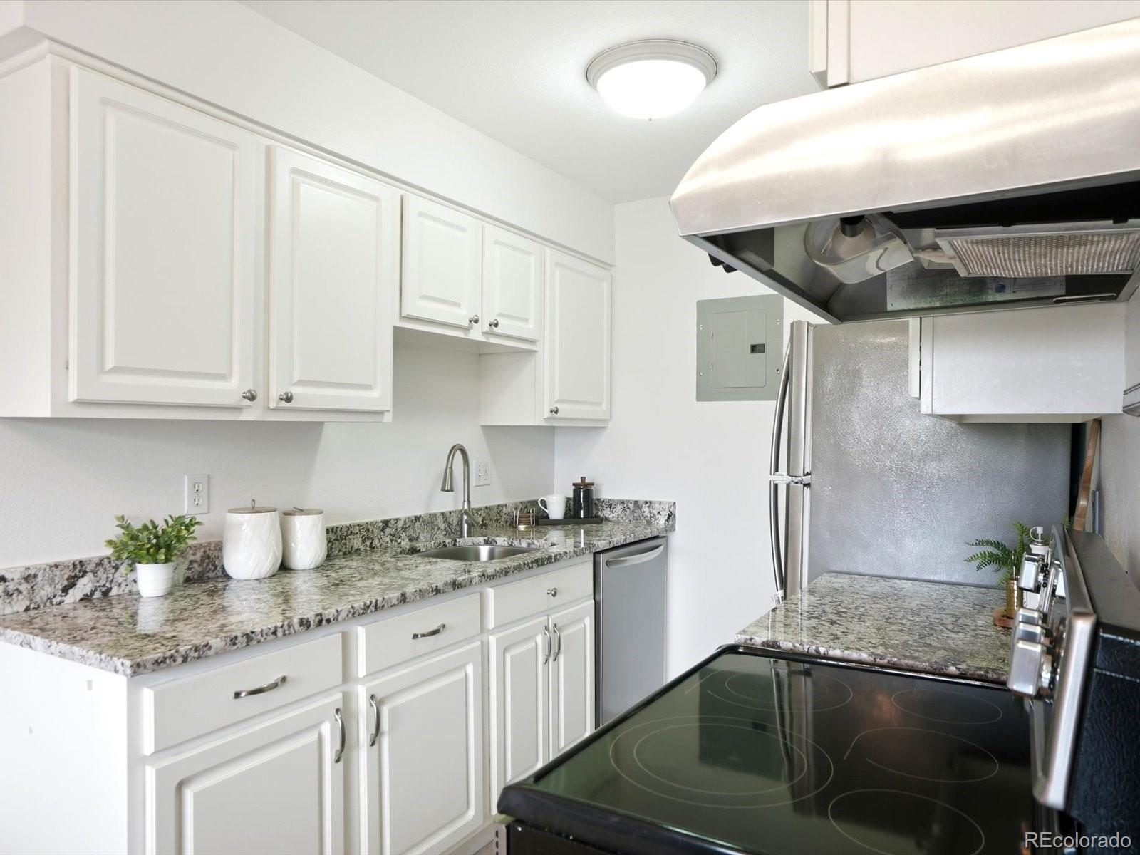 252 N Pennsylvania Street Unit: 401