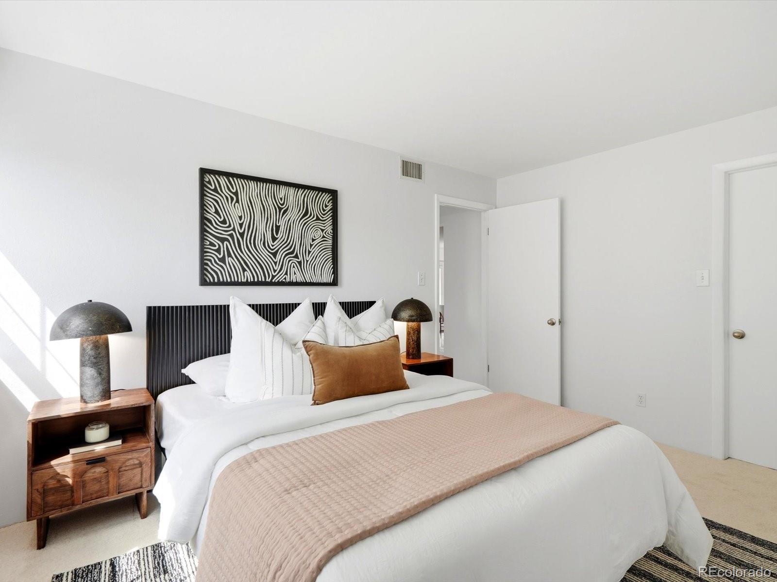 252 N Pennsylvania Street Unit: 401