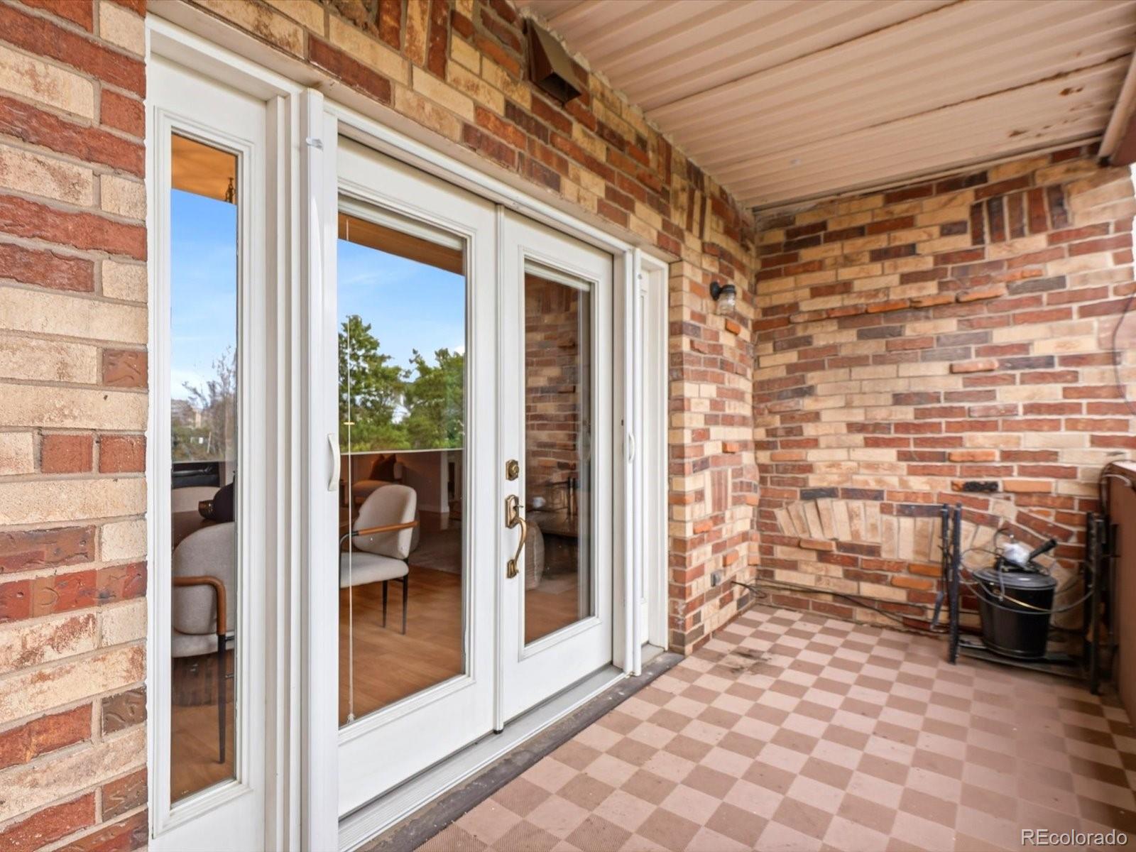 252 N Pennsylvania Street Unit: 401