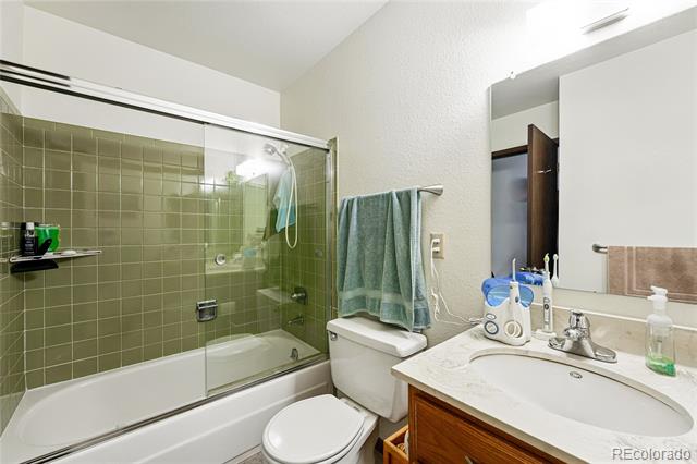 7590 E Easter Place