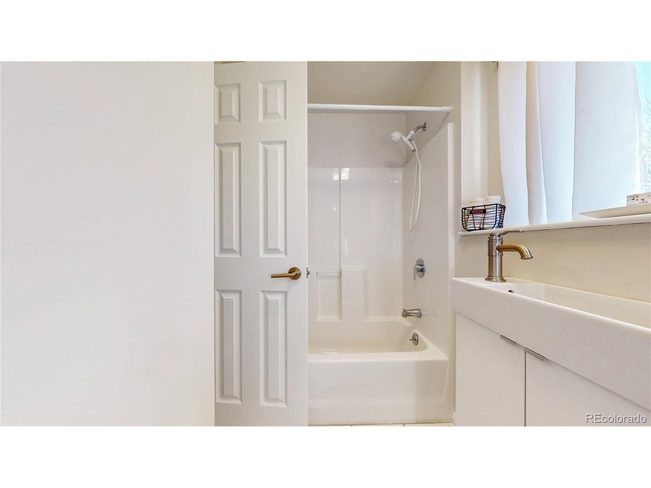 112 Starline Ave
