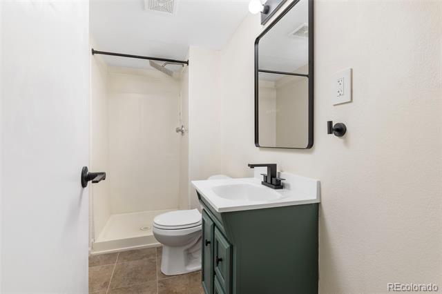 8922 Maribou Court