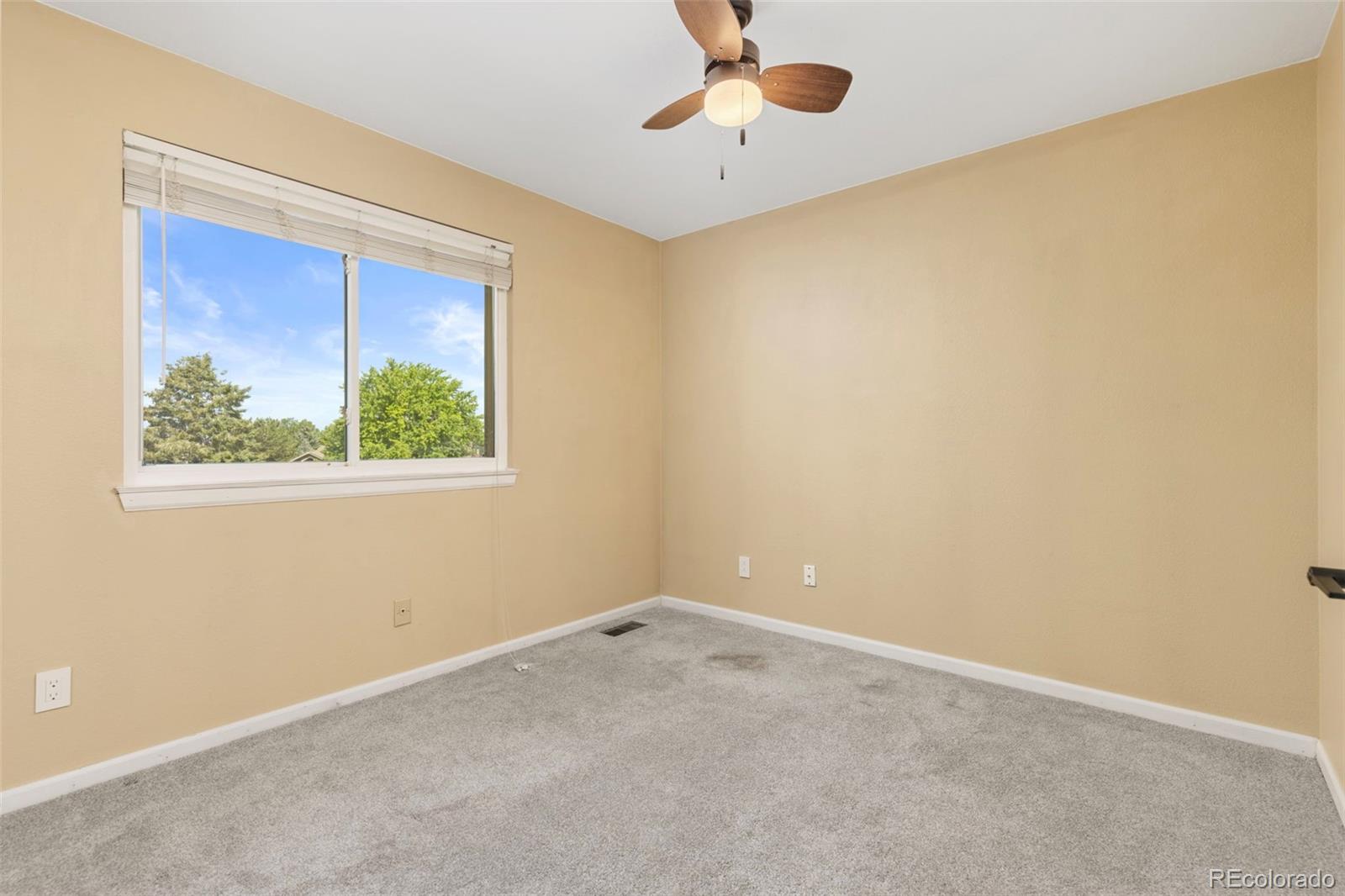 8922 Maribou Court
