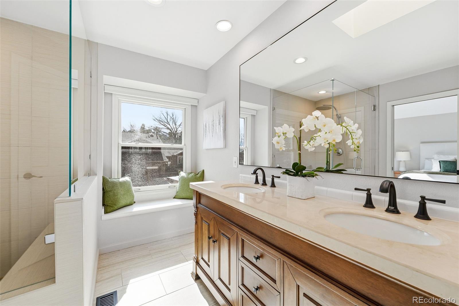 10537 W Ottawa Avenue