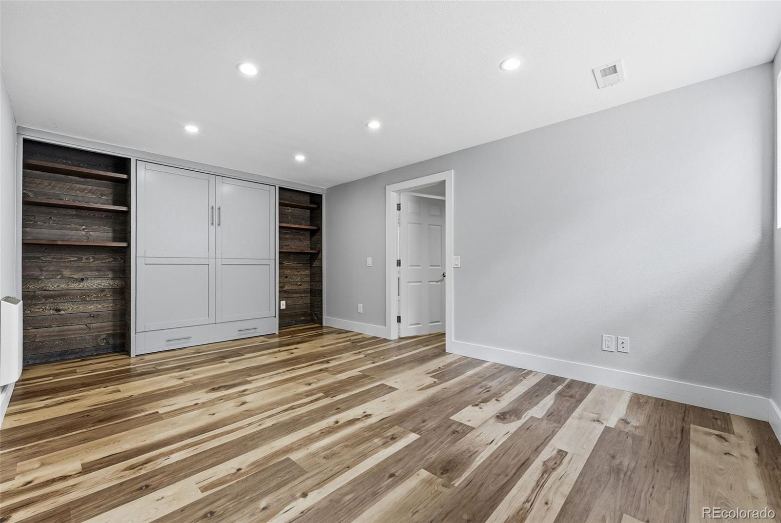 10537 W Ottawa Avenue