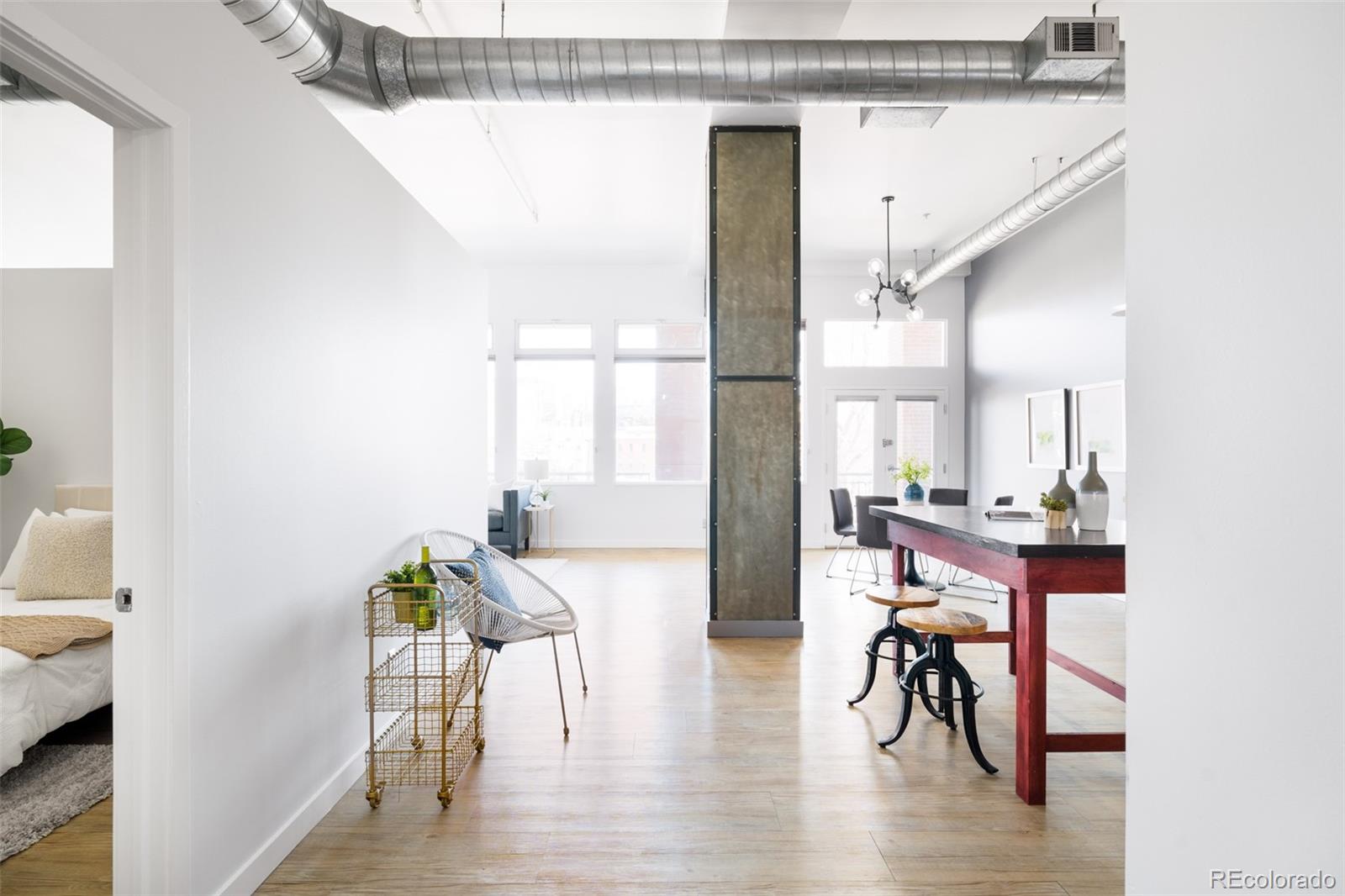 1521 Central Street Unit: 1B