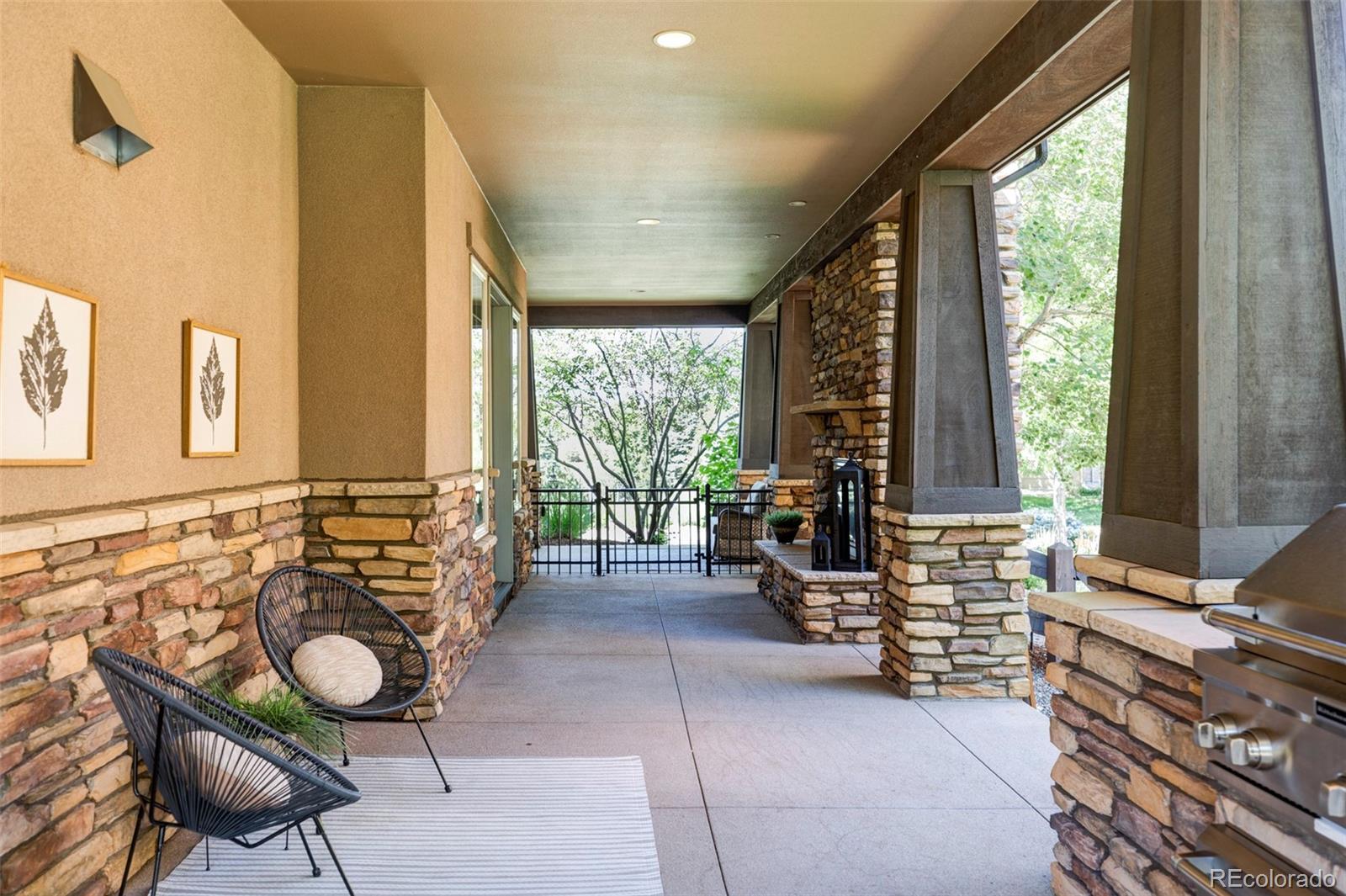 9600 S Shadow Hill Circle