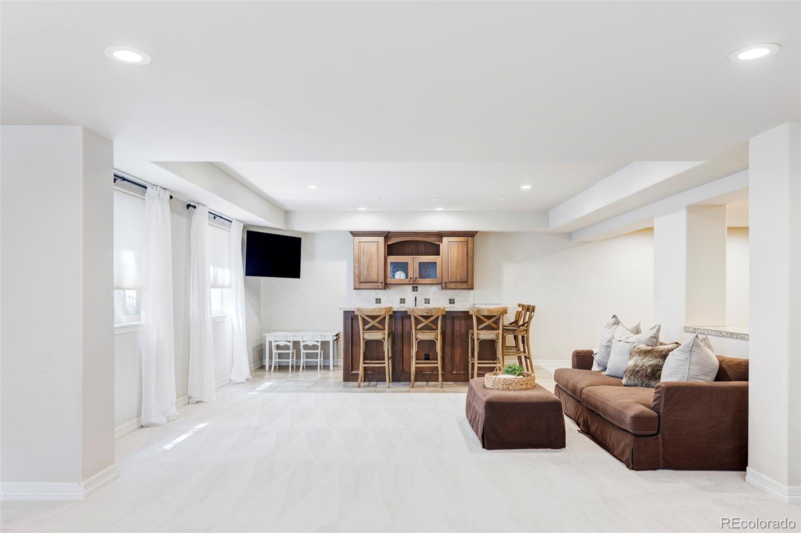 9600 S Shadow Hill Circle