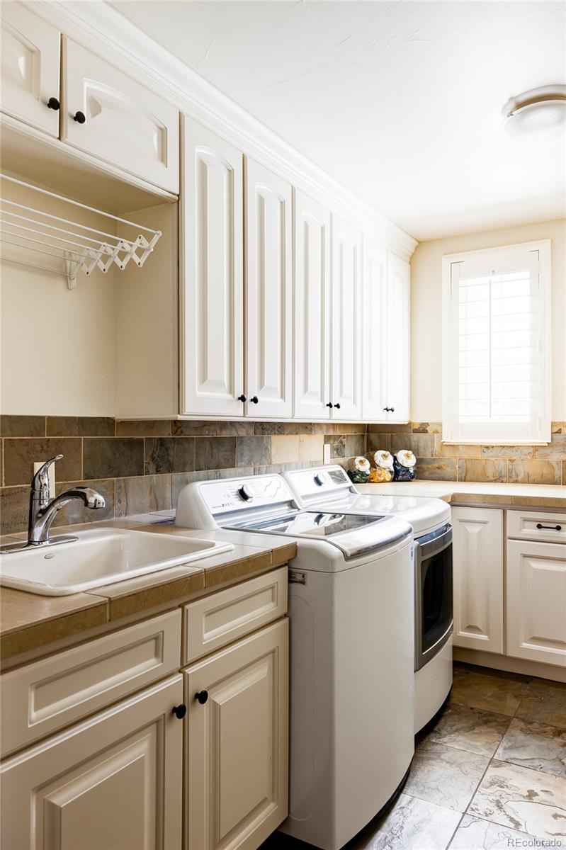 9600 S Shadow Hill Circle