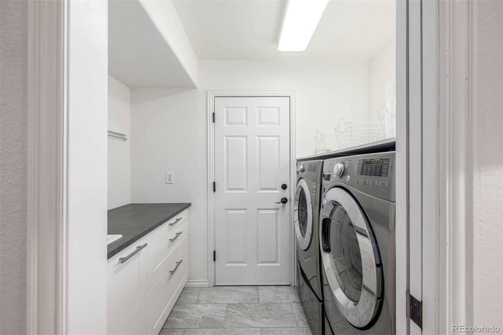 1011 S Valentia Street Unit: 30