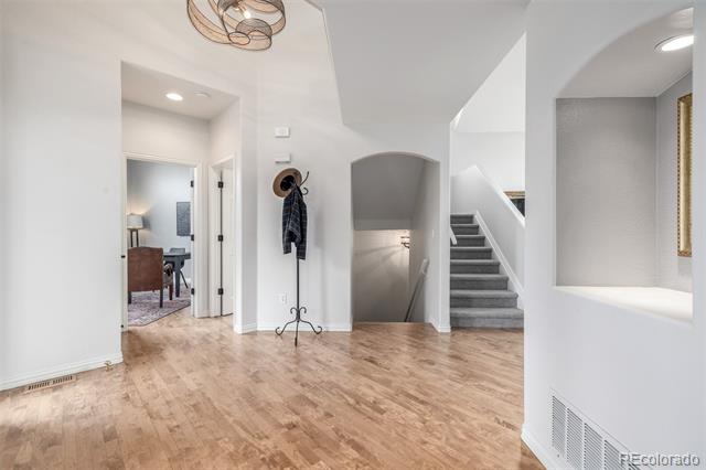 1011 S Valentia Street Unit: 30