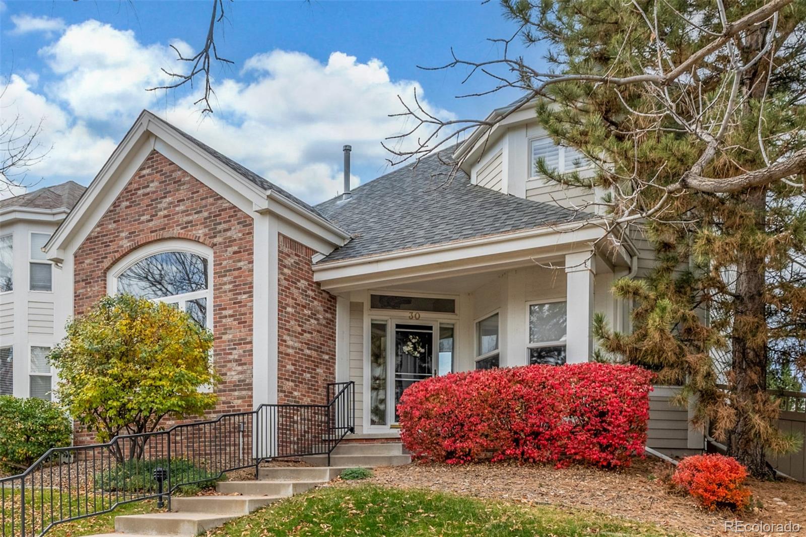 1011 S Valentia Street Unit: 30