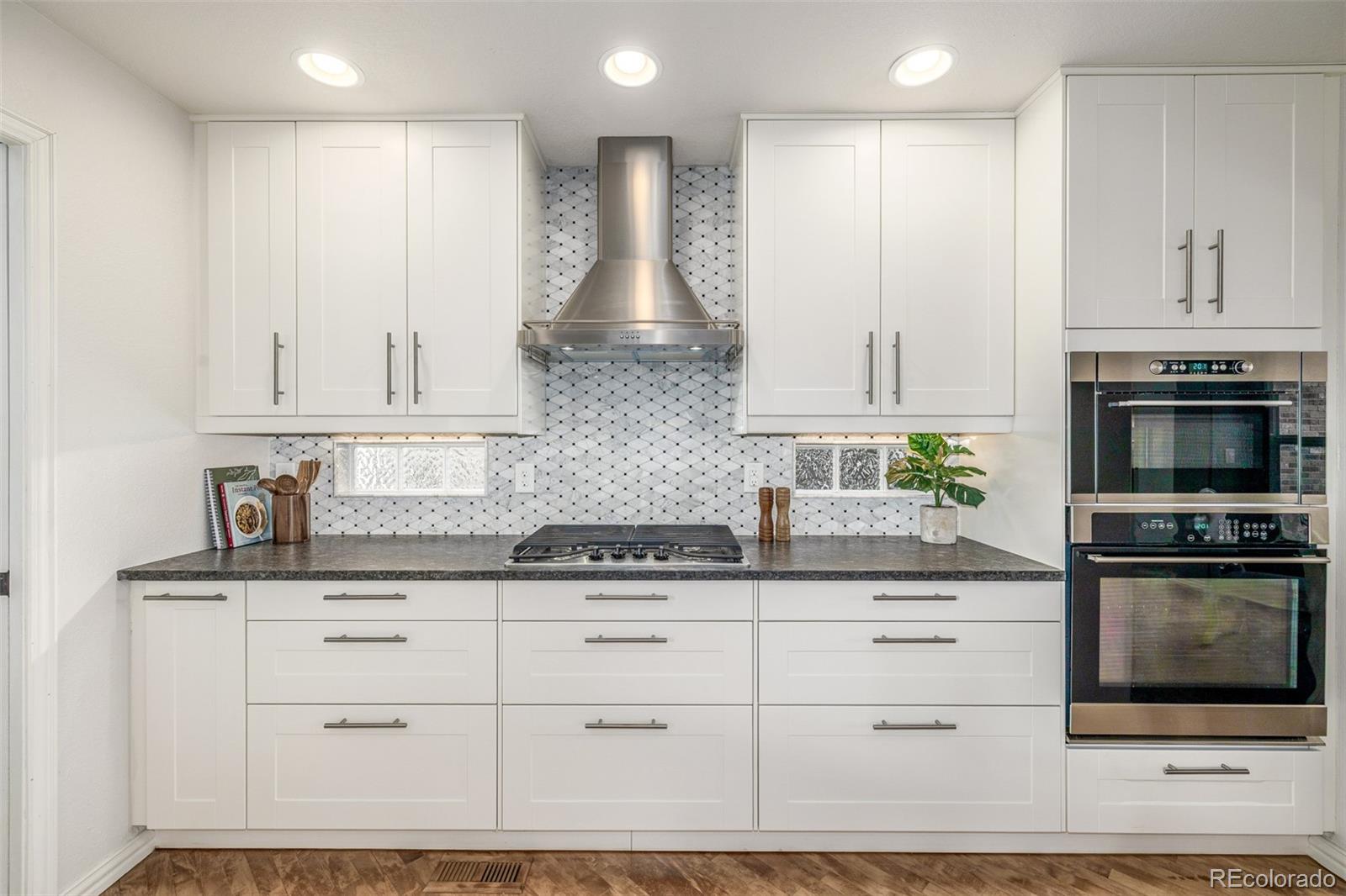 1011 S Valentia Street Unit: 30