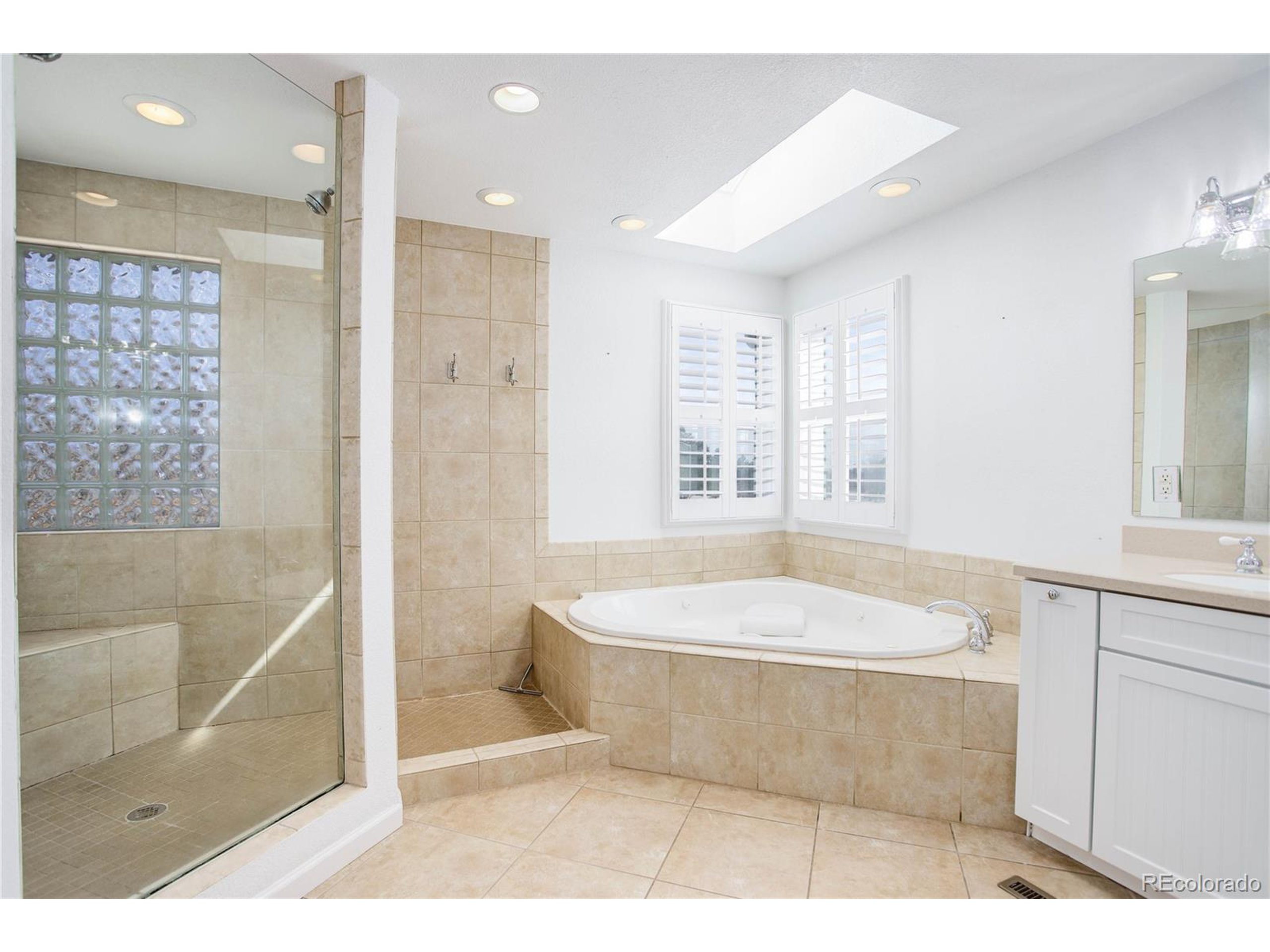 1600 Flint Ct