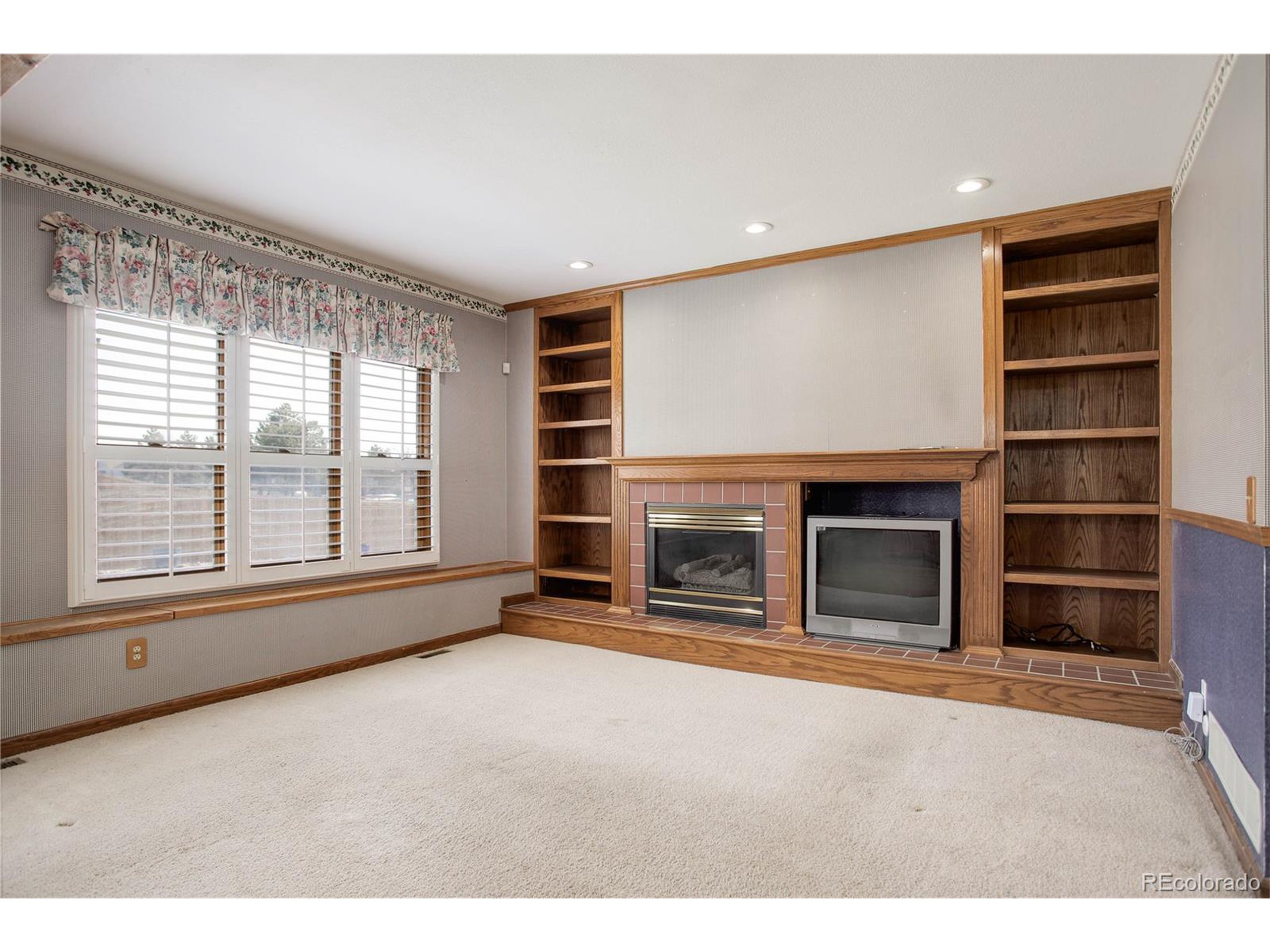 1600 Flint Ct