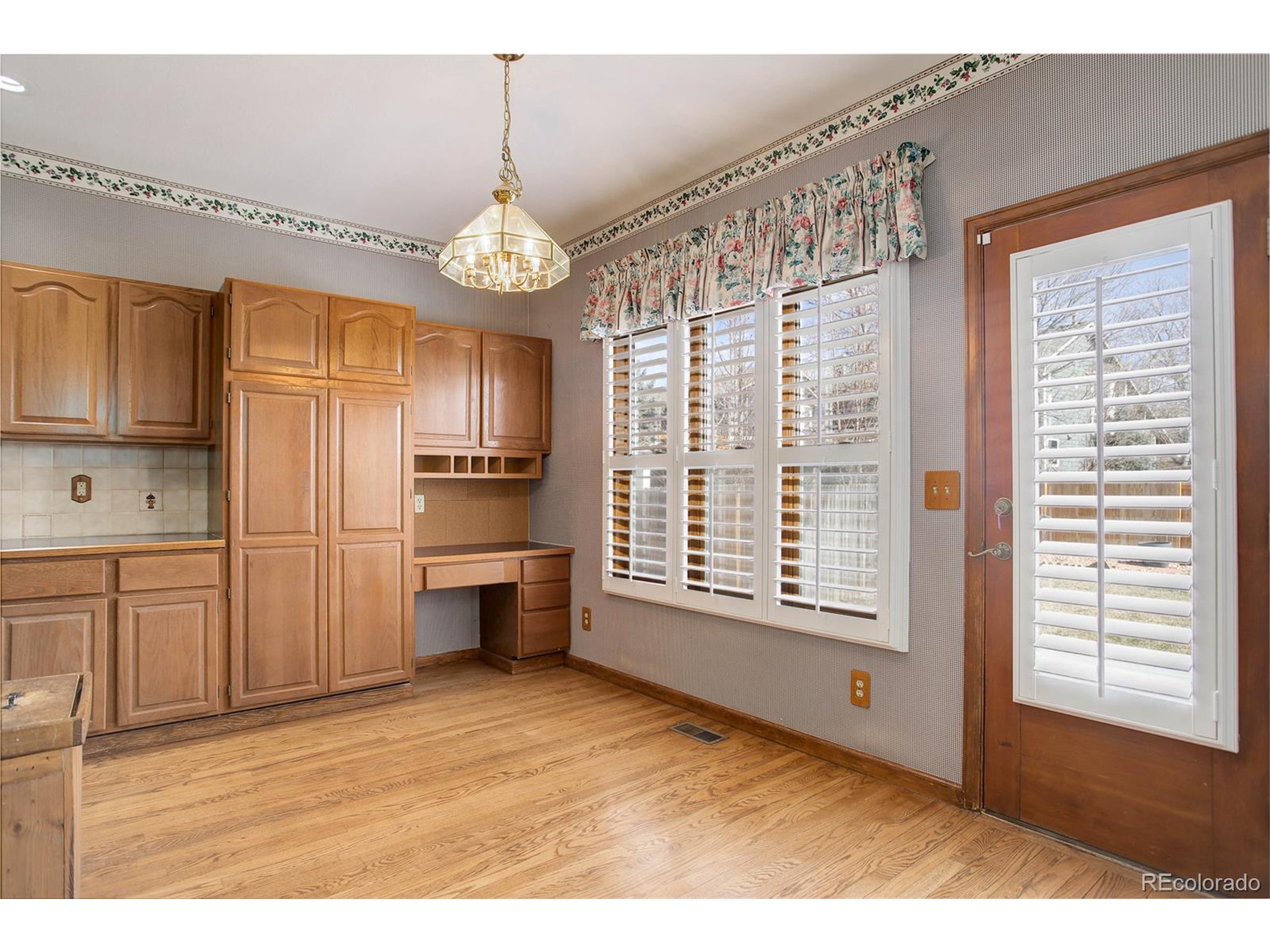 1600 Flint Ct