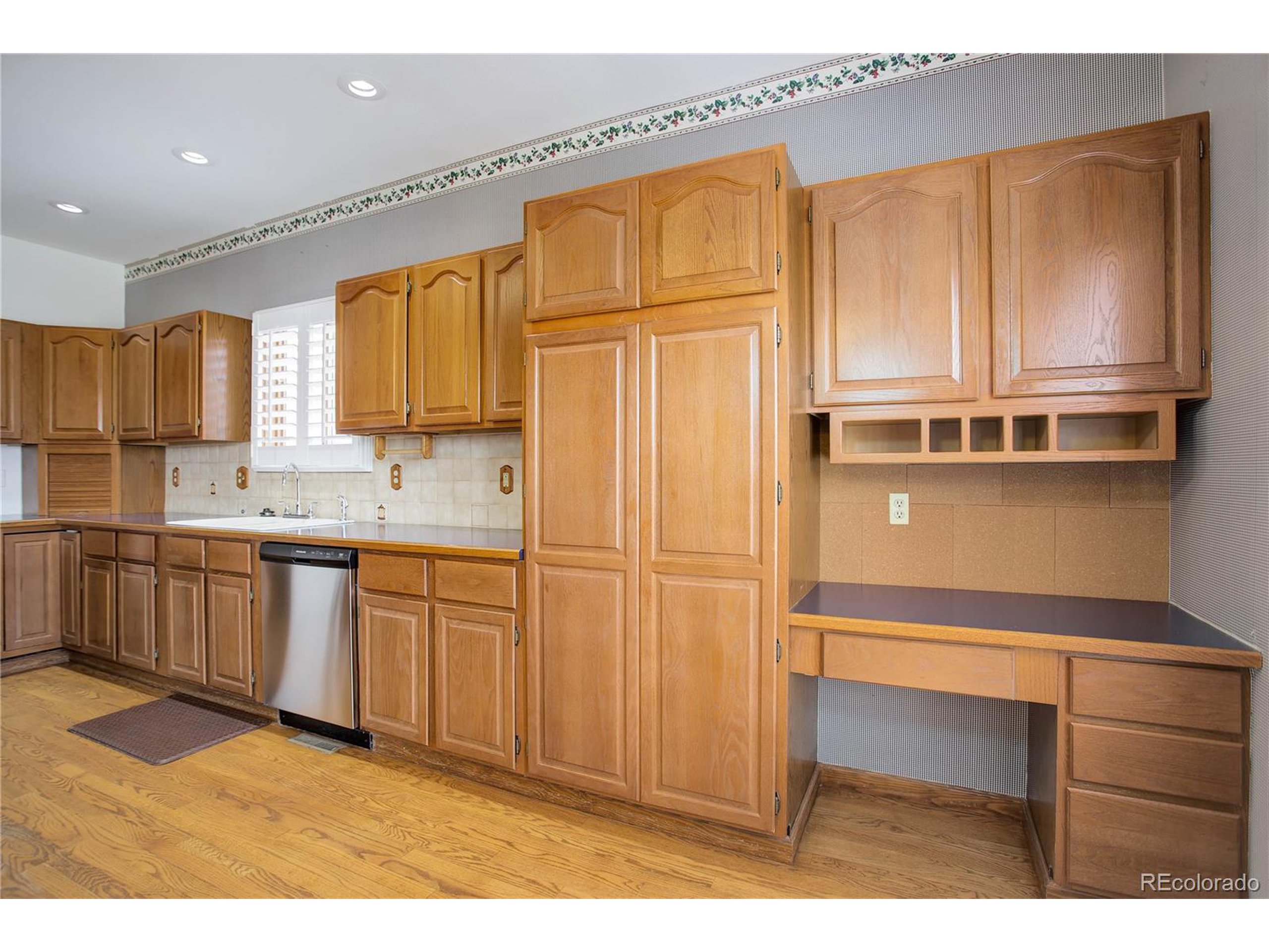 1600 Flint Ct
