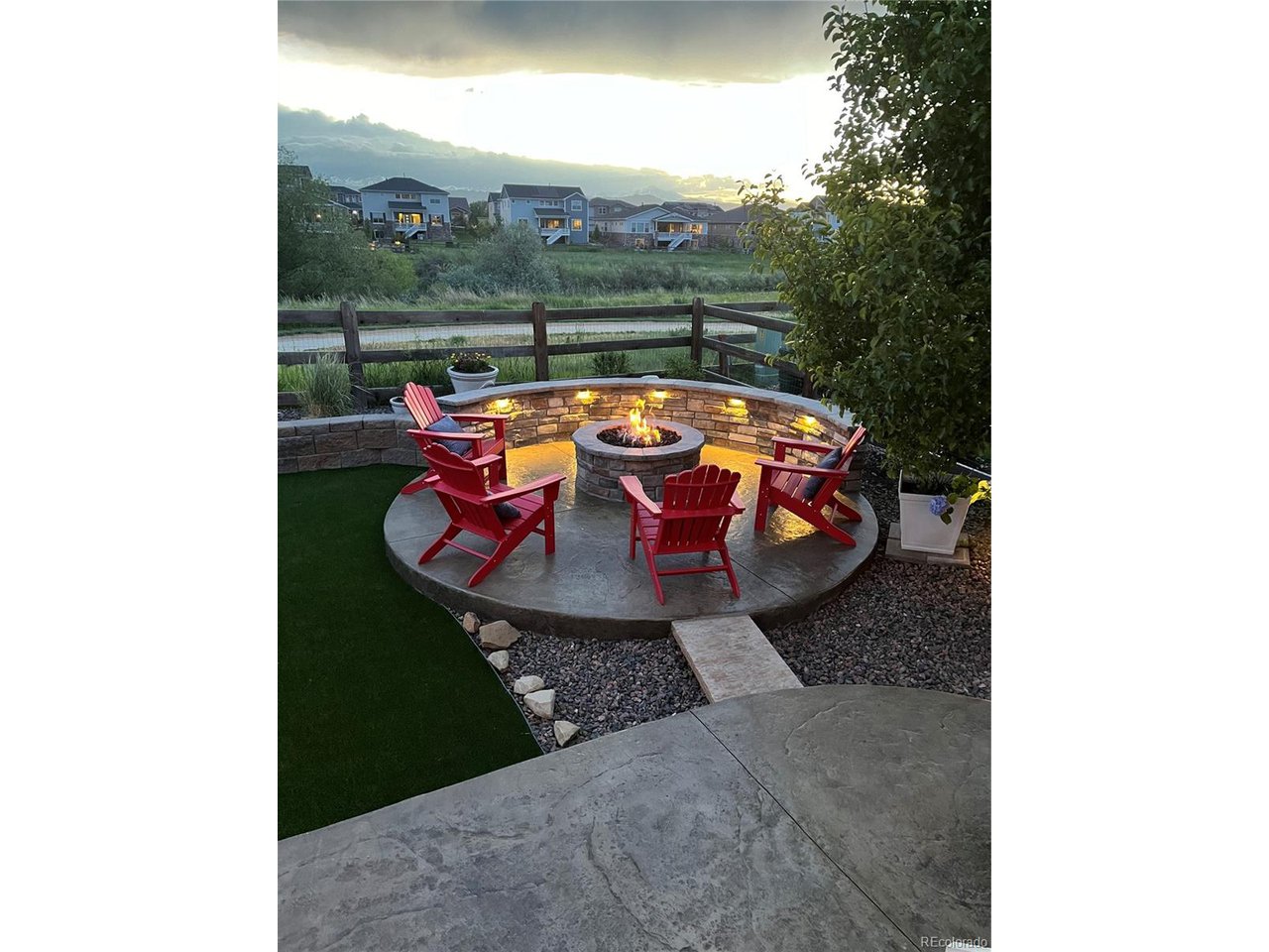 952 Carbonate Ln