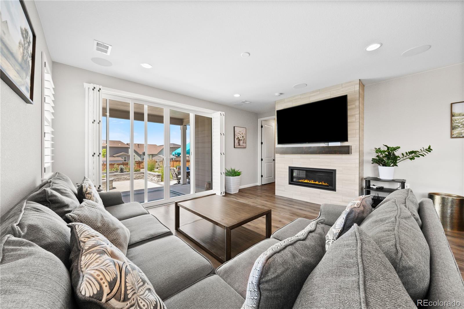1925 Peregrine Drive
