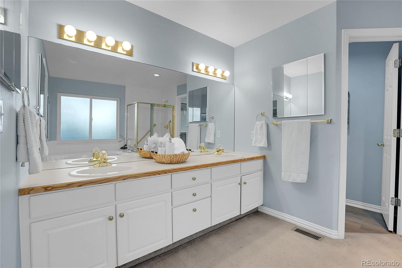1011 S Valentia Street Unit: 3