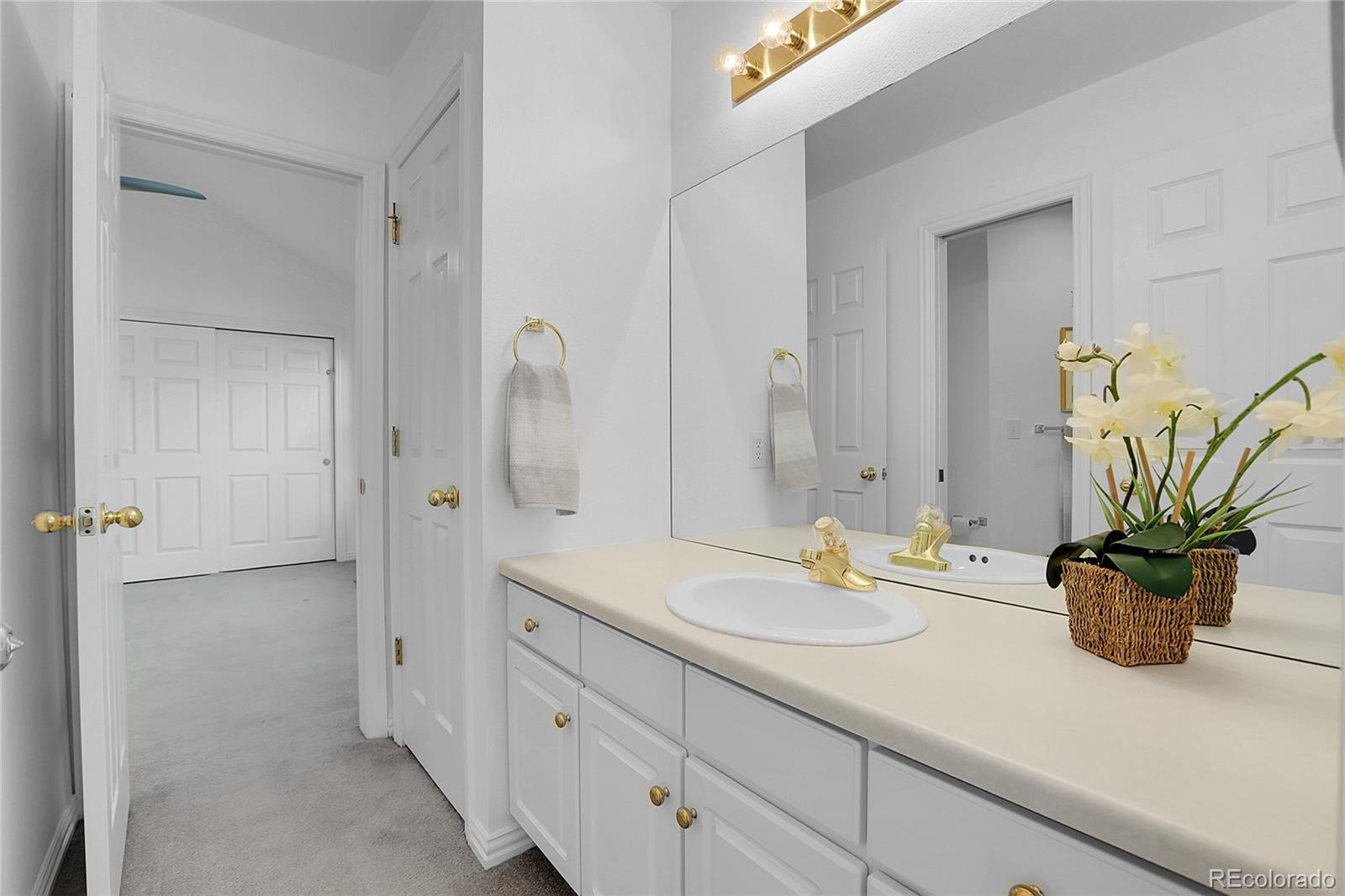 1011 S Valentia Street Unit: 3