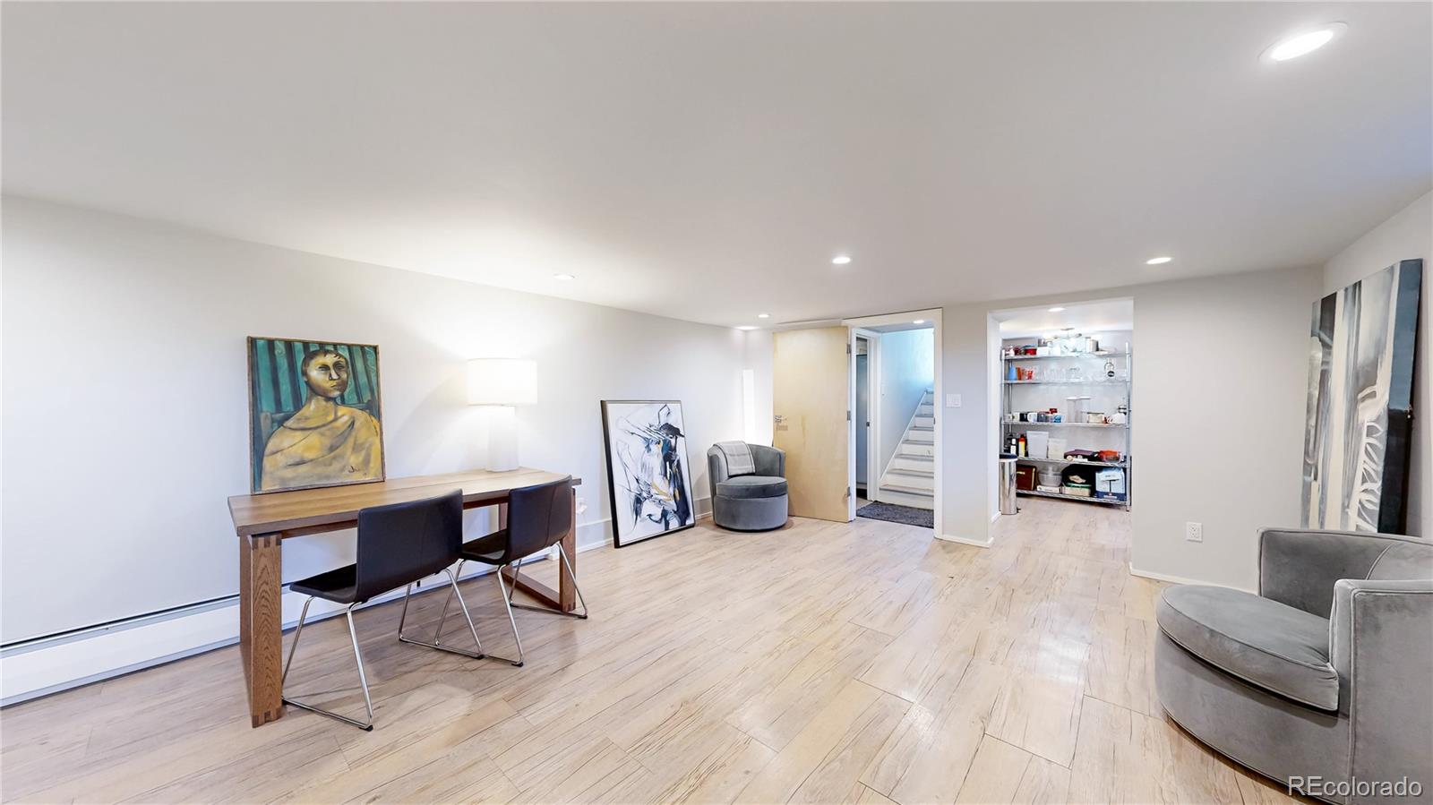 2221 W Moffat Place