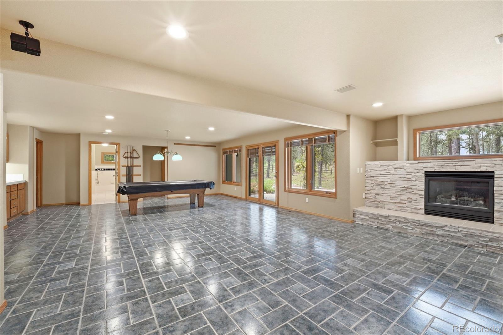 3925 Wavy Oak Drive