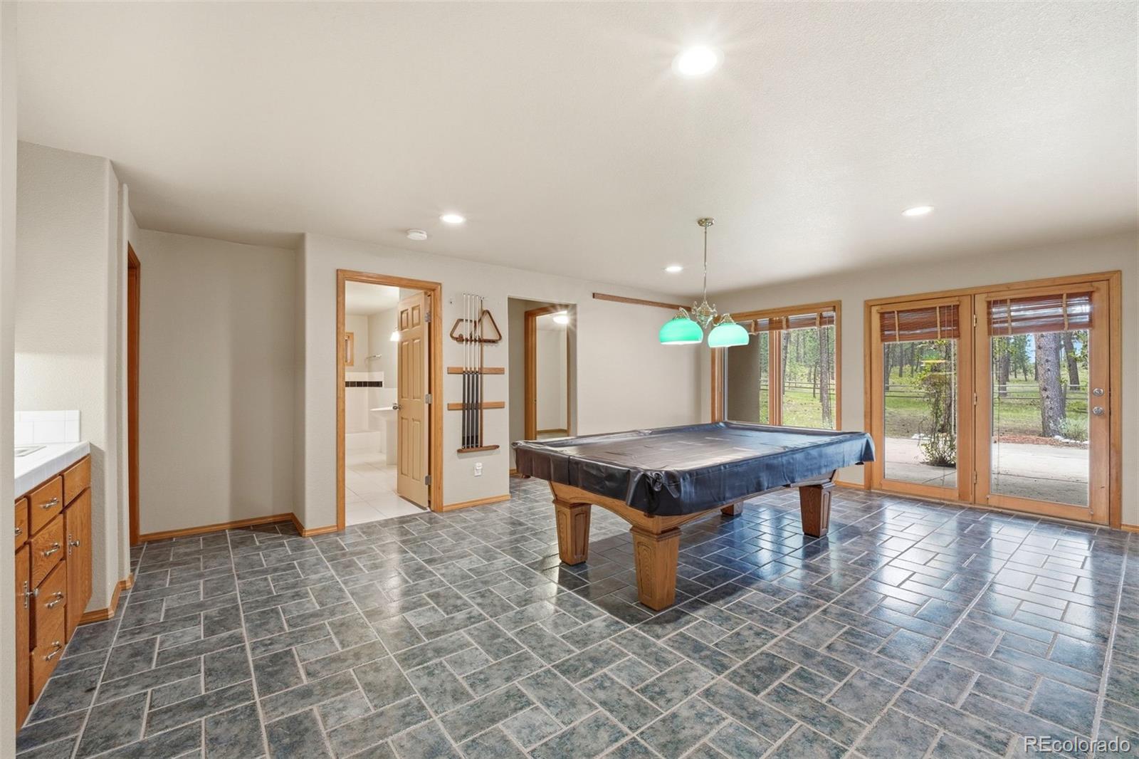 3925 Wavy Oak Drive